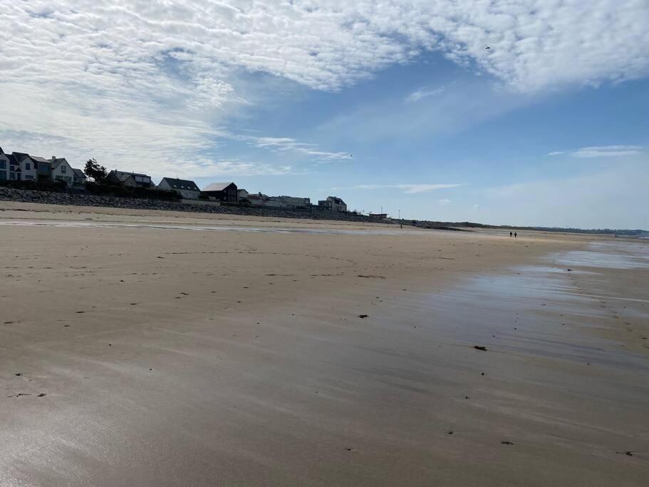 A 50 M De La Plage, Appartement De 35 M2 : Les Pieds Sales Brehal Exterior photo