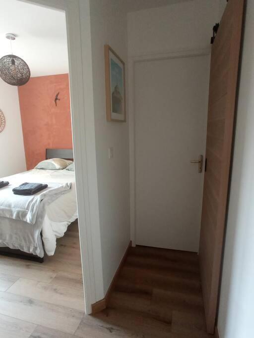 A 50 M De La Plage, Appartement De 35 M2 : Les Pieds Sales Brehal Exterior photo